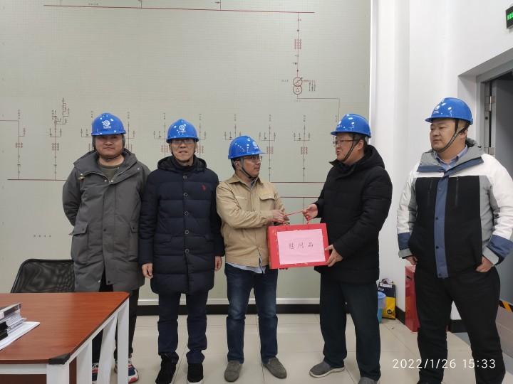 严冬检查运行稳  新春慰问关怀暖